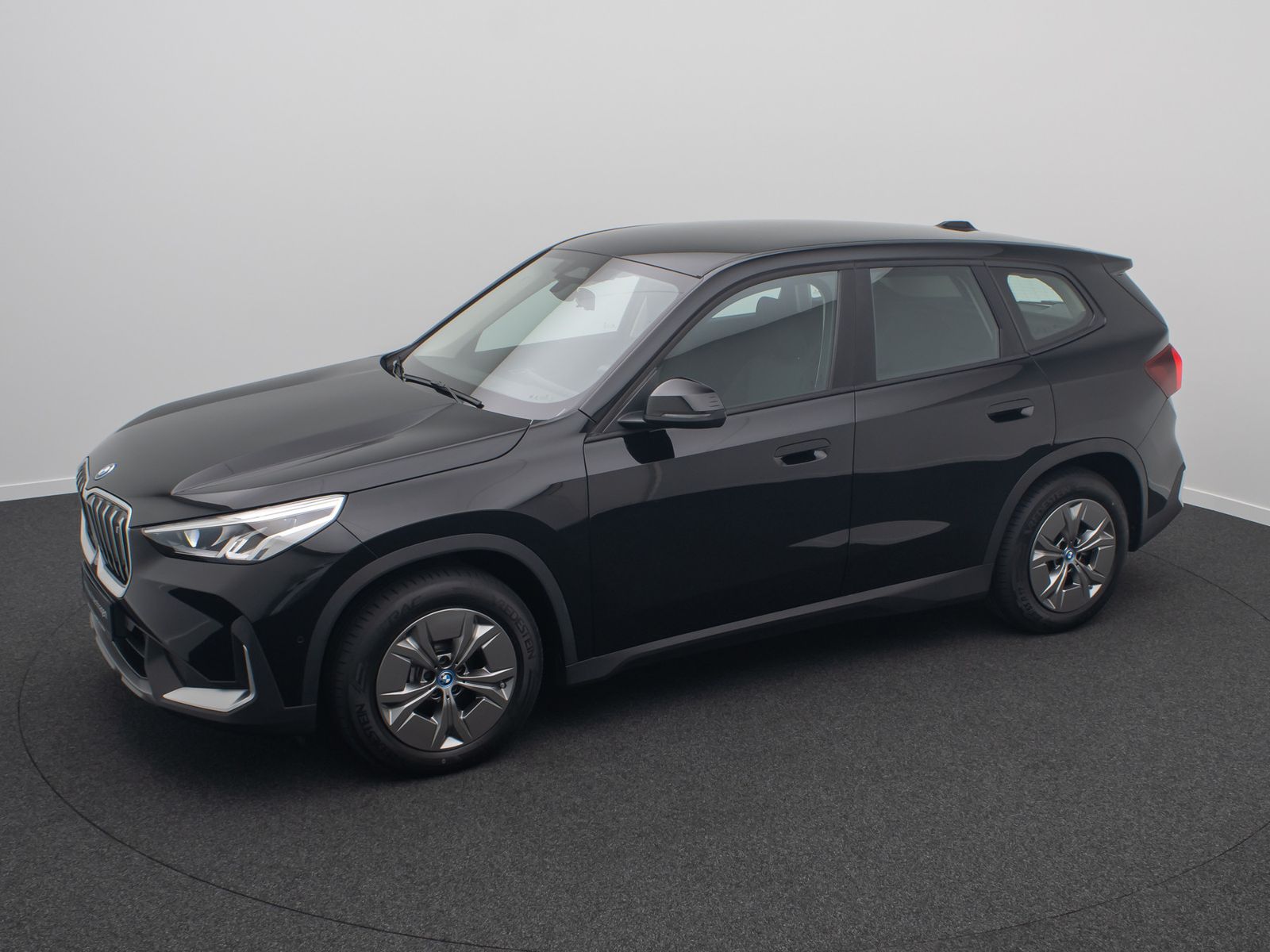 Fahrzeugabbildung BMW iX1 xD30 GeschwindigReg DAB Kamera LED Widscreen