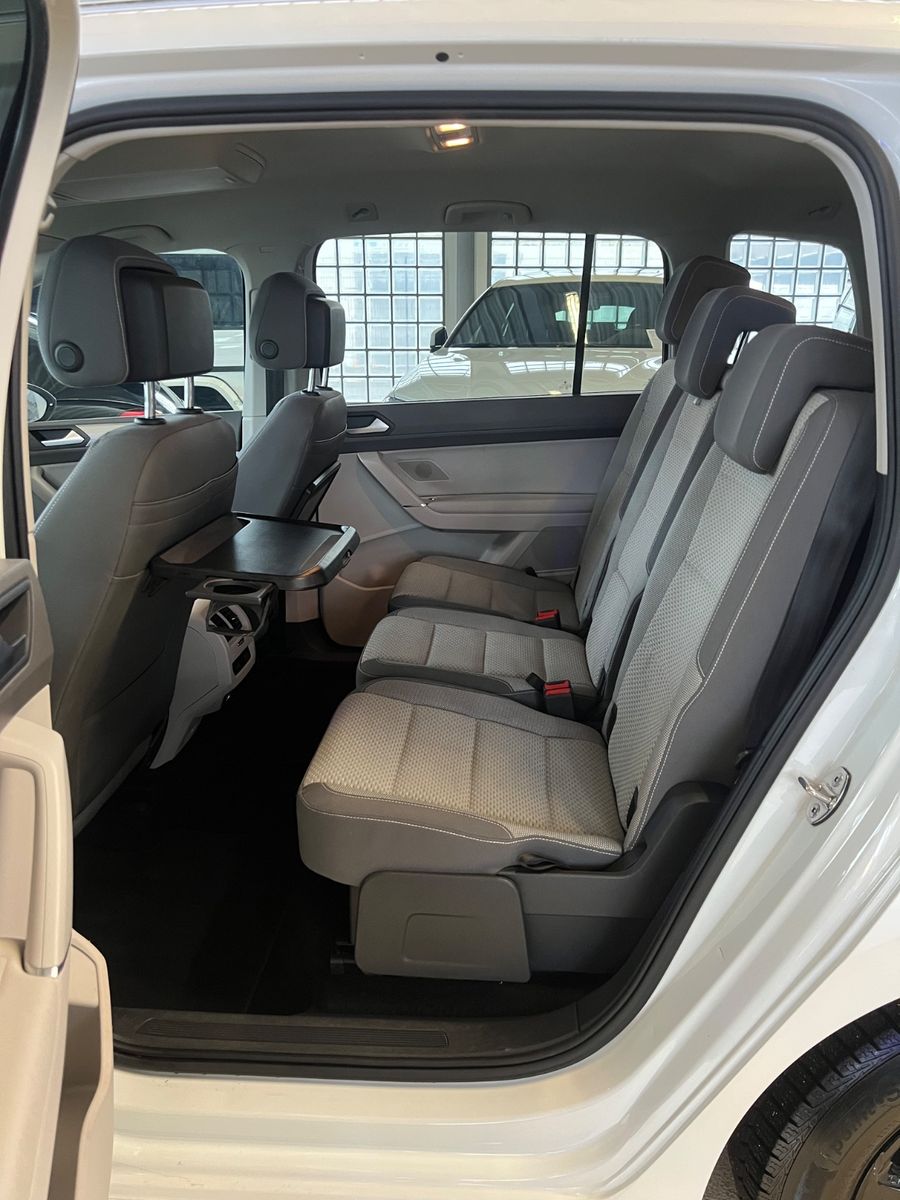 Fahrzeugabbildung Volkswagen Touran 2.0 TDI Comfortline *PERLMUTTWEIß*NAVI*