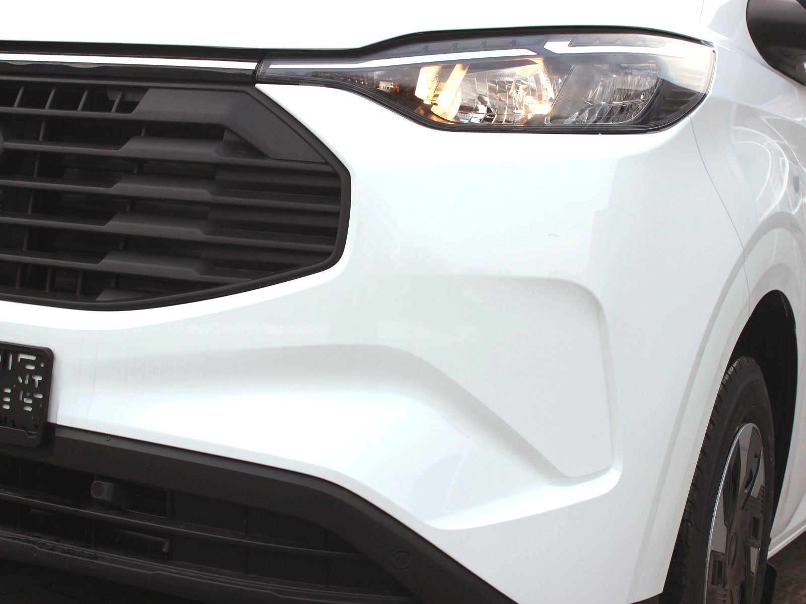 Fahrzeugabbildung Ford Transit Custom 320 L1 Trend FWD Plug-in Hybrid