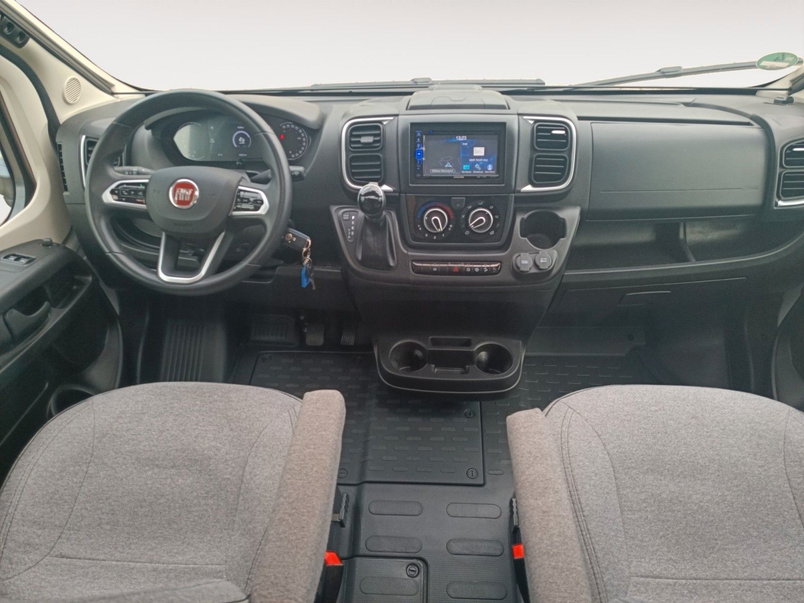 Fahrzeugabbildung Sunlight T67 *Automatik*LED*Hubbett