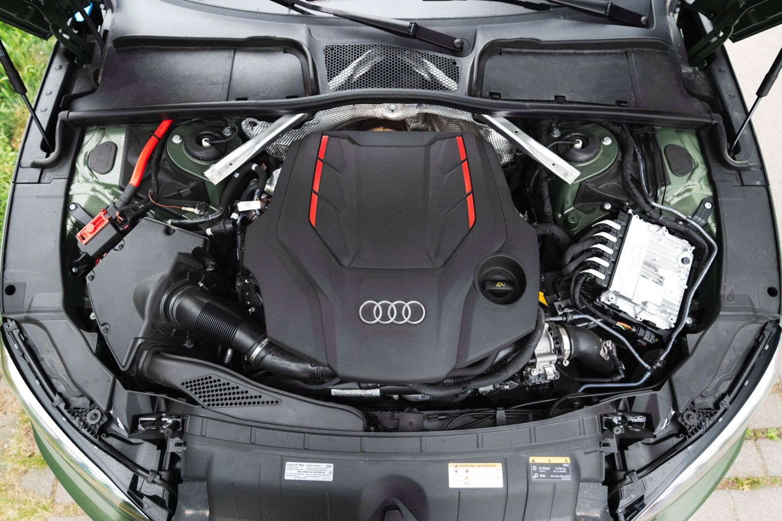 Fahrzeugabbildung Audi S5 TFSI SPORTBACK CARBON CARPLAY B&O MASSAGE 360