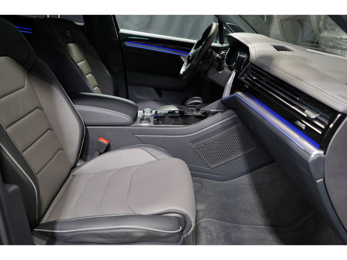 Volkswagen Touareg R-Line 3.0 TDI 4M AHK Pano foto 5