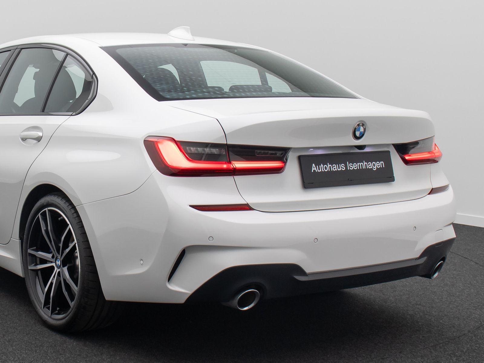 Fahrzeugabbildung BMW 330i xD M Sport Kamera HUD DAB ACC Alarm 19Zoll