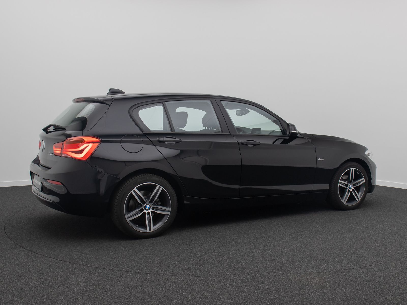 Fahrzeugabbildung BMW 118i Sport Line LED NaviBusiness Lordos Tempomat