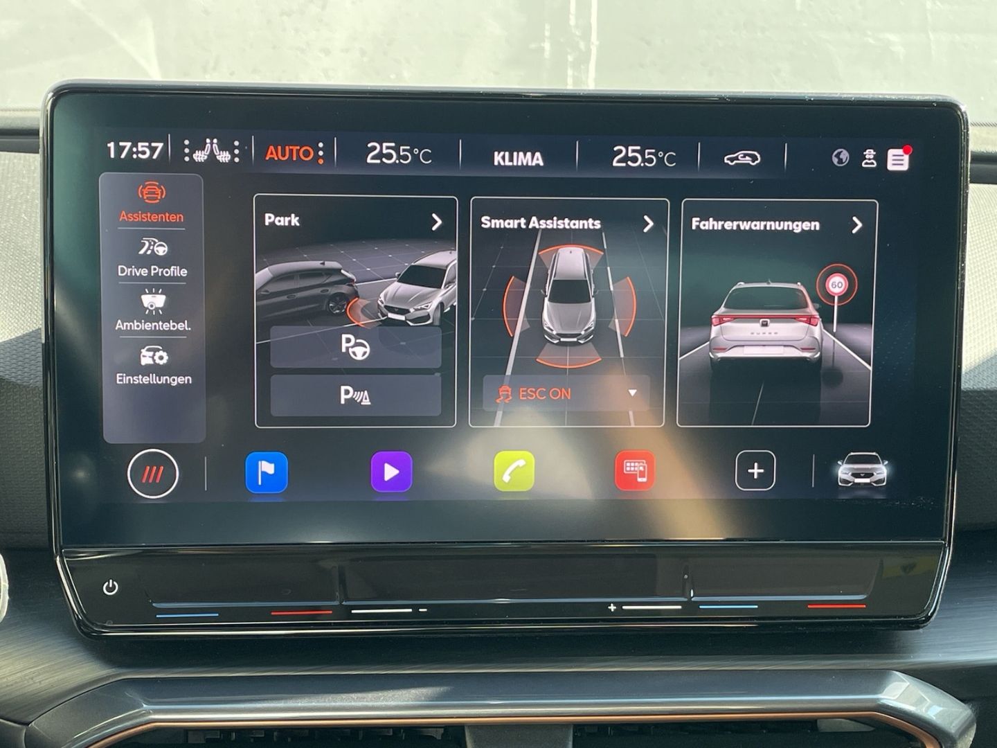 Leon Sportstourer 1.5 eTSI DSG AHK/Pano/Kamera/K