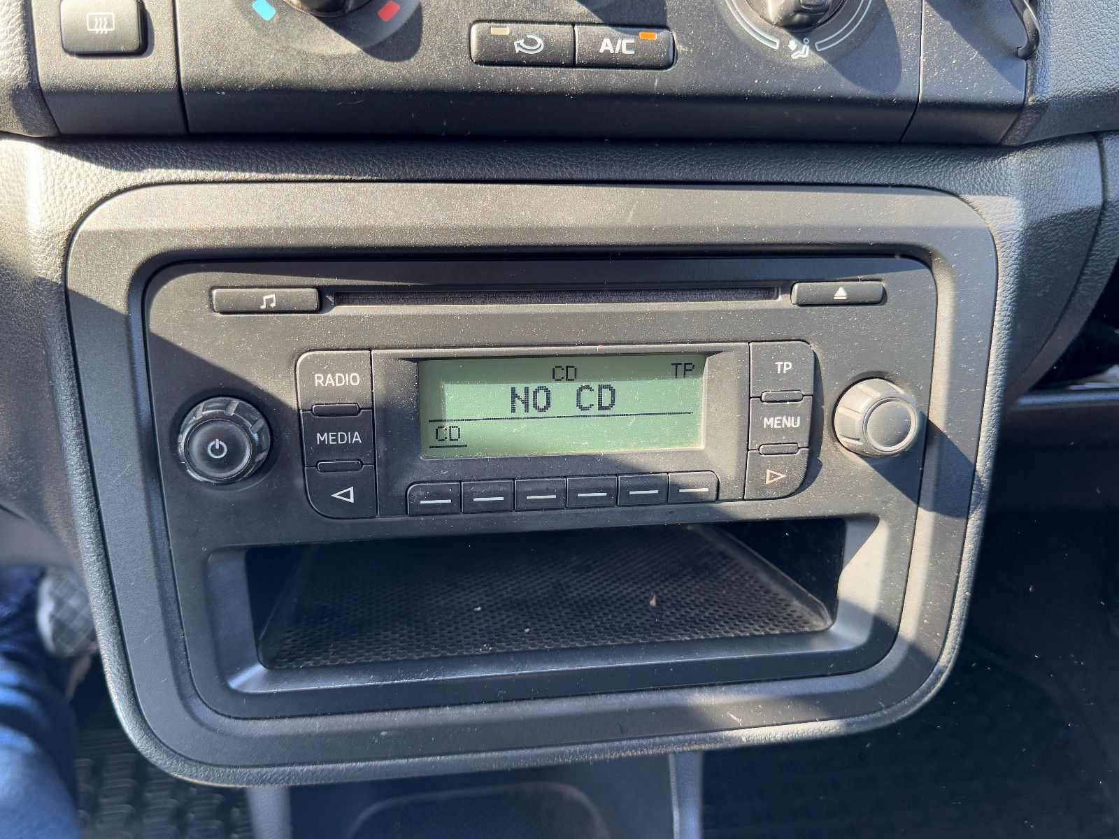 Fahrzeugabbildung SKODA Roomster Praktik 1.6 TDI 1.HAND SKODA SCHECKHEFT