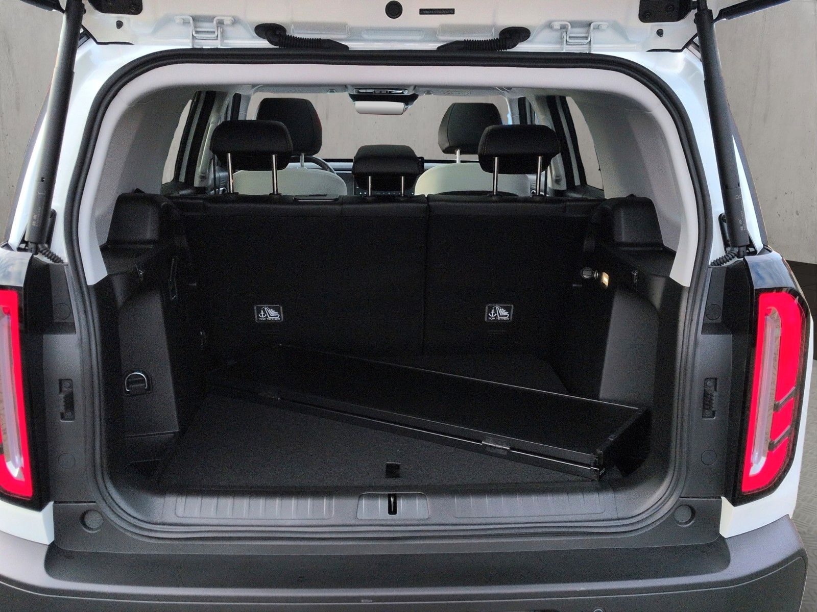 Fahrzeugabbildung BAIC BJ30 4WD HEV - Vollausstattung