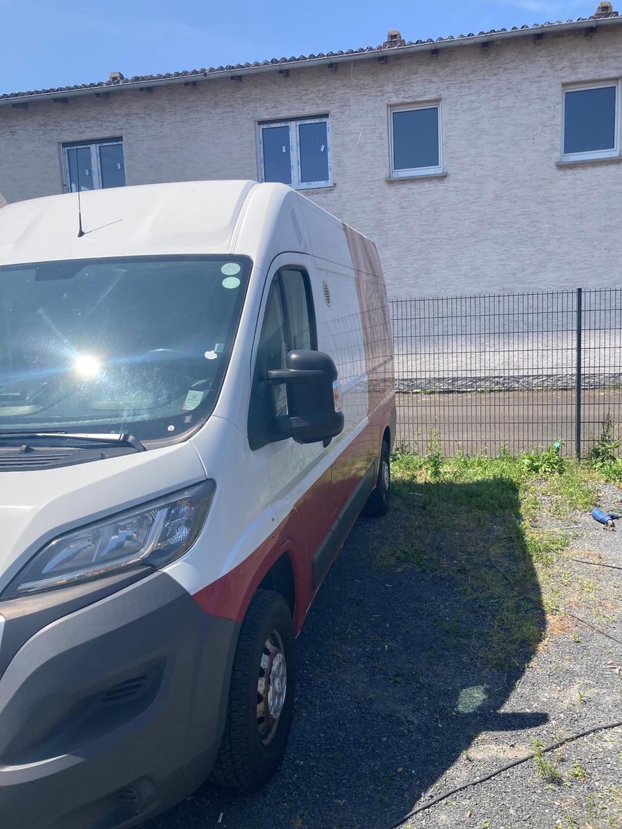 Peugeot Boxer Kasten Hochraum 330 L2H2 mit Laderampe