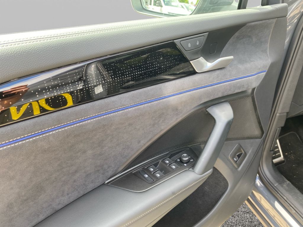 Fahrzeugabbildung Volkswagen Tayron 2.0 TDI SCR 4MOTION DSG R-Line