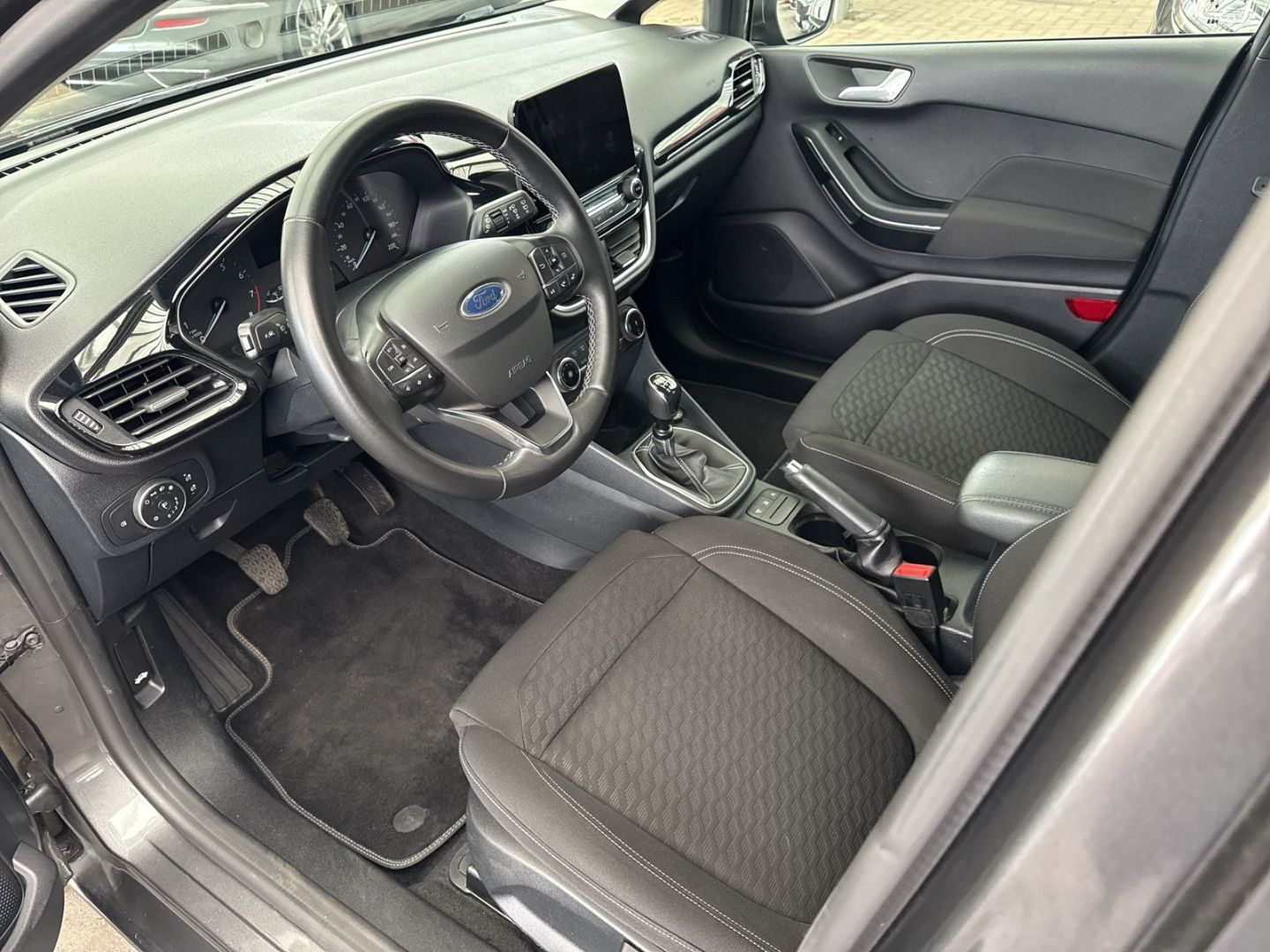 Fahrzeugabbildung Ford Fiesta Titanium 1.0 Mild Hybrid LED Winterpaket