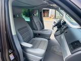 Volkswagen T5 California - Volkswagen T5 California: Van