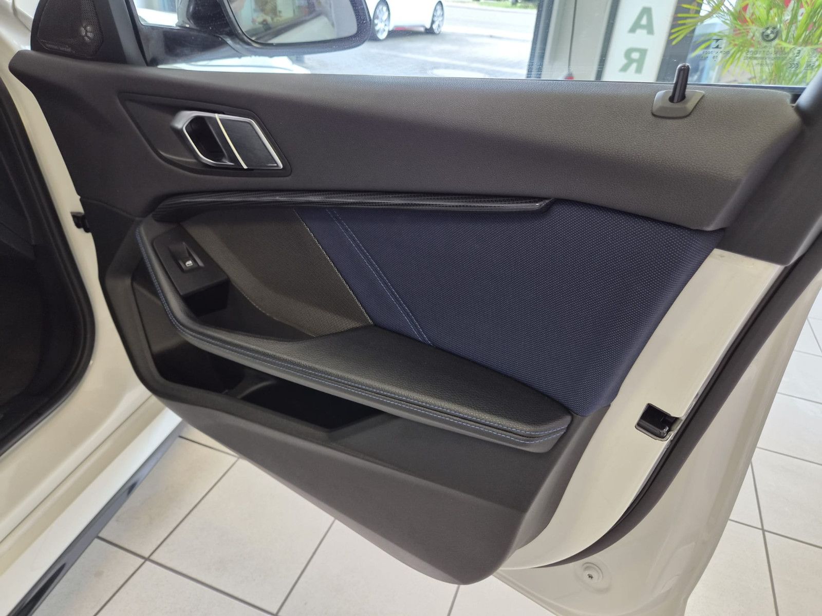 Fahrzeugabbildung BMW M135i xDrive / KAMERA / NAVI / HK Sound