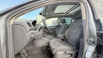 Volkswagen Golf - 8