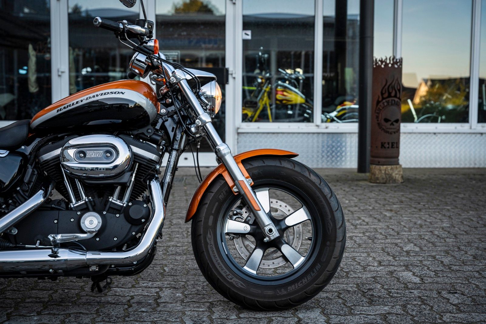 Fahrzeugabbildung Harley-Davidson XL1200CA SPORTSTER CUSTOM  LIMITED EDITION A