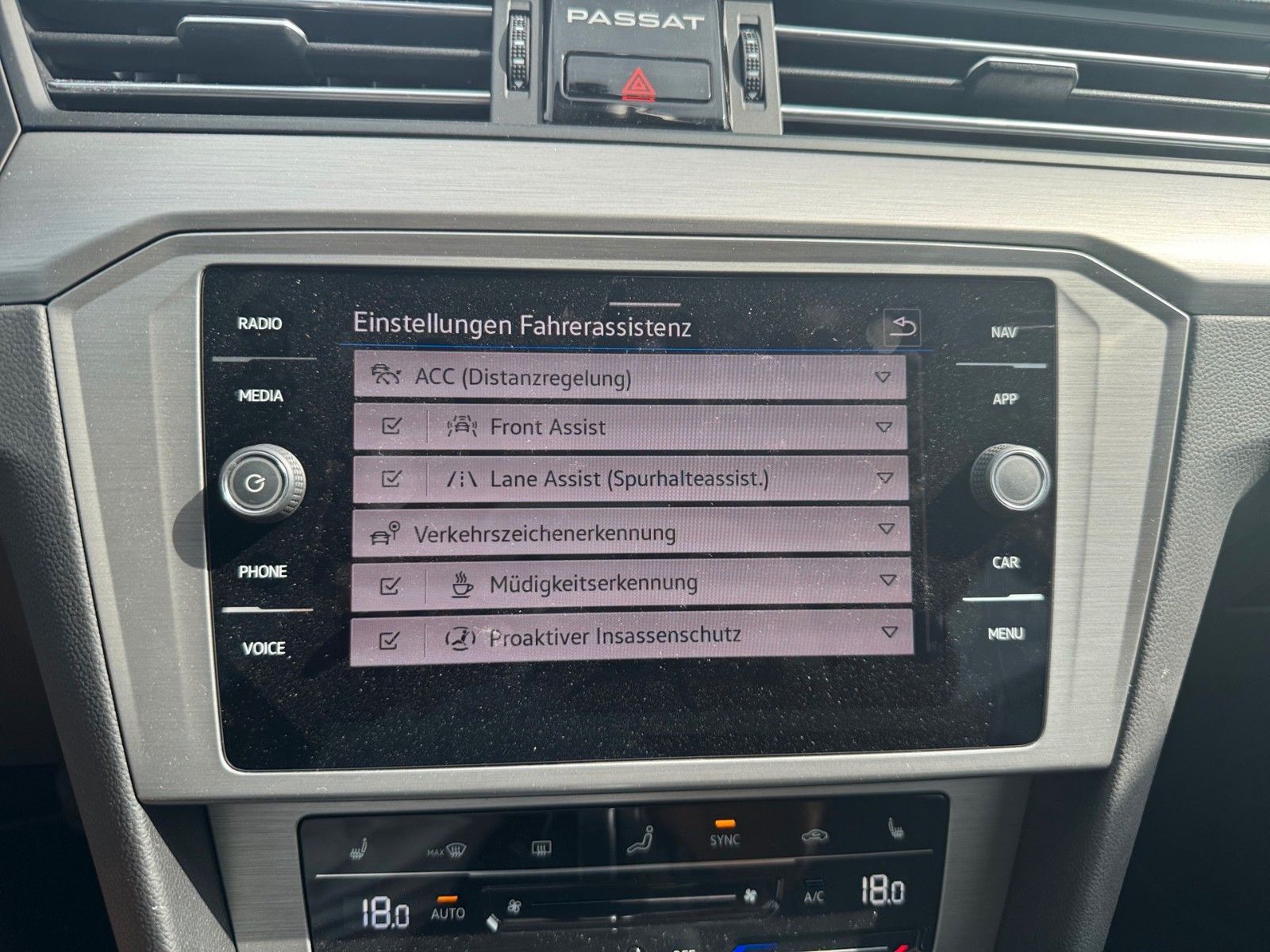Fahrzeugabbildung Volkswagen Passat Variant 1.5 TSI