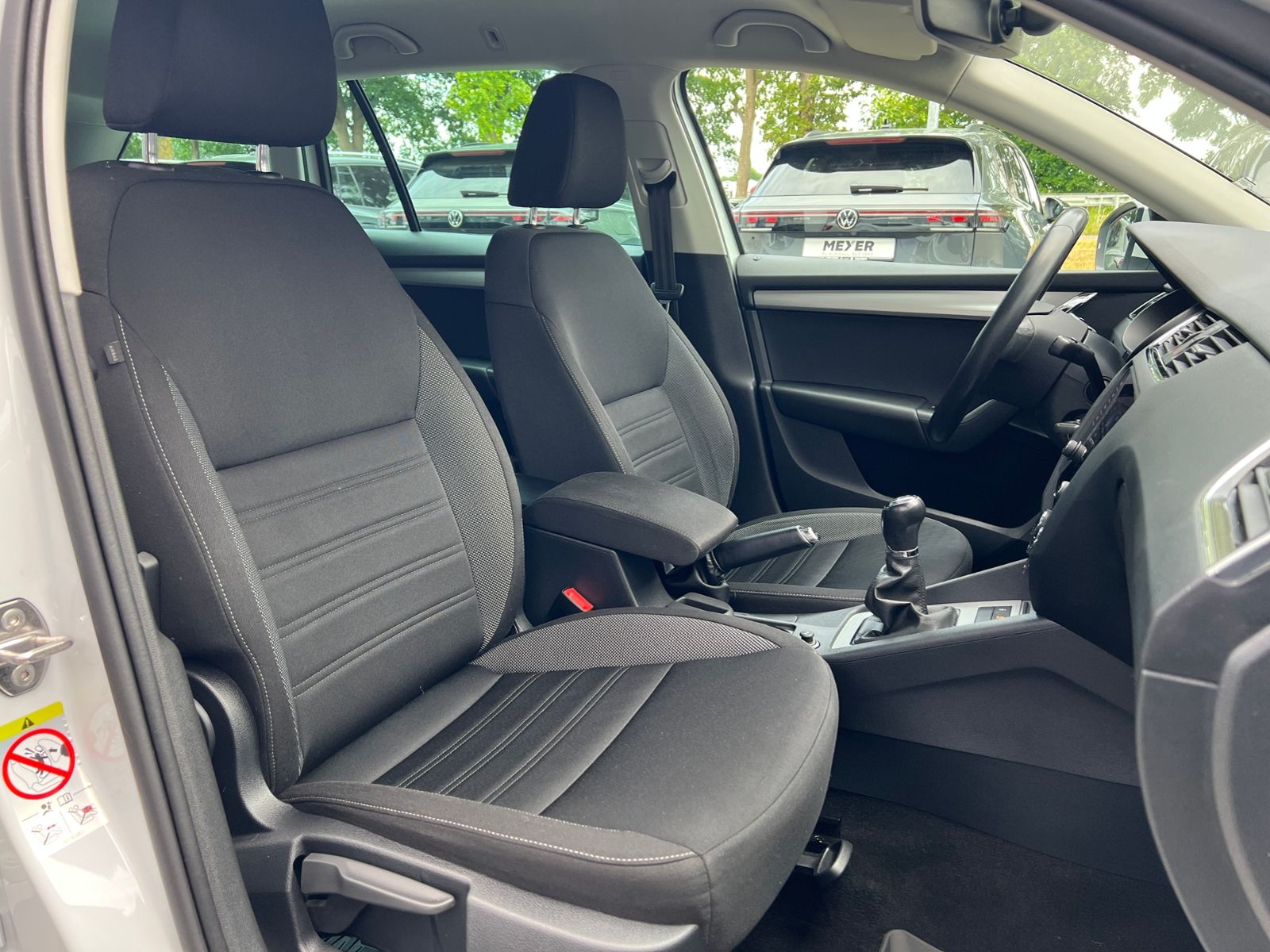 Fahrzeugabbildung SKODA Octavia III Combi Tour 2.0 TDI *AHK, Navi, 16''-