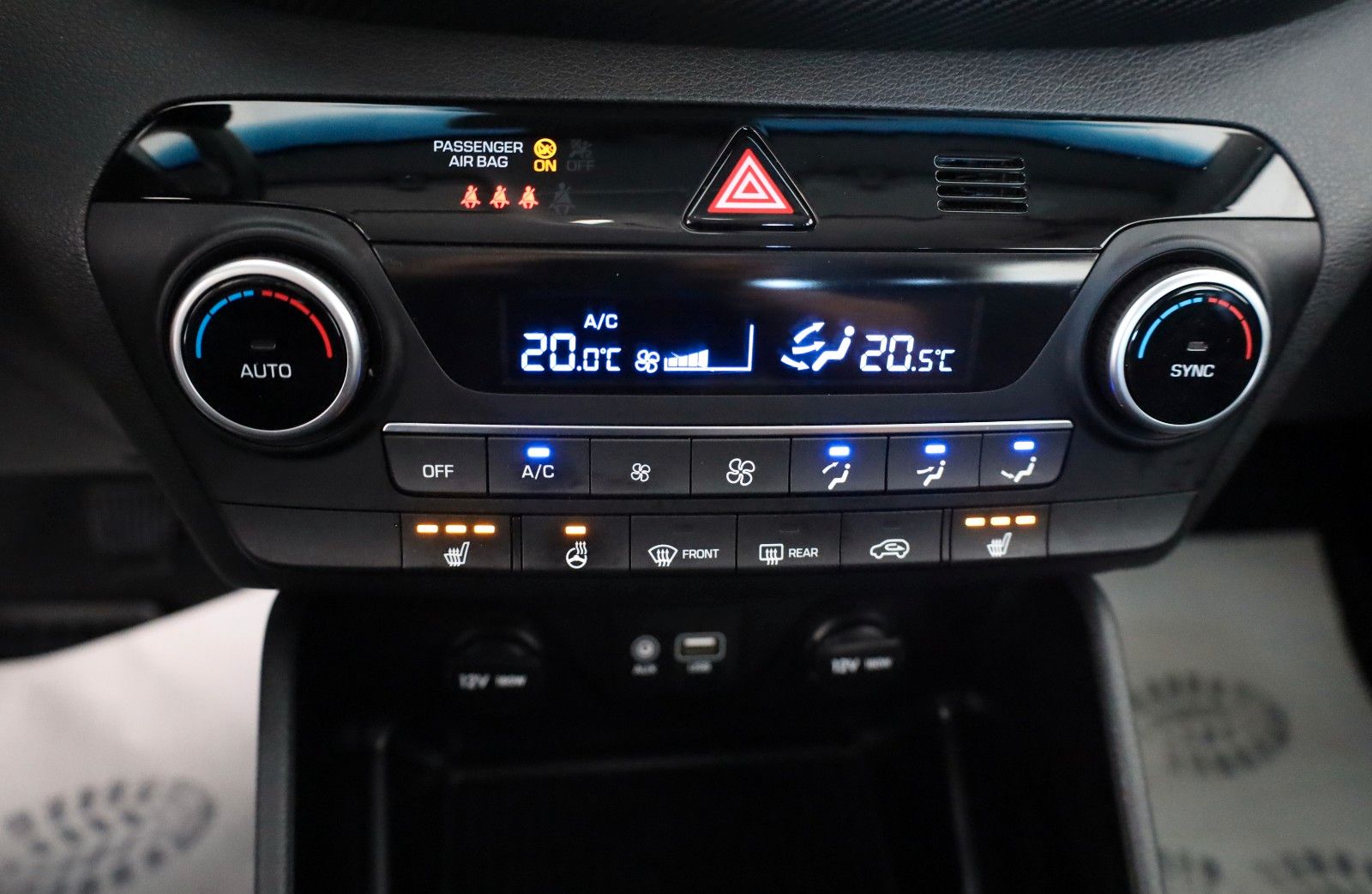 Fahrzeugabbildung Hyundai Tucson Advantage 2WD Navi,LED,SH,Kamera,SR+WR