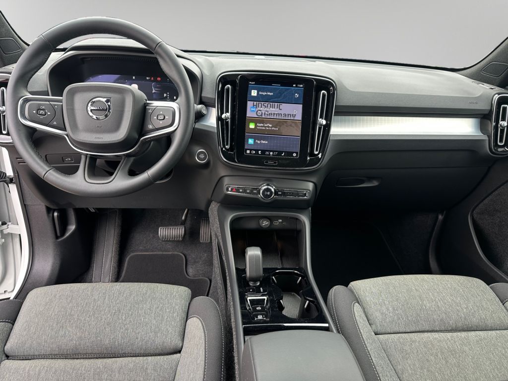 VOLVO XC40 B3 B DKG Plus Dark 360° Business-Paket Fron VOLVO XC40 B3 B DKG Plus Dark 360° Business-Paket Fron