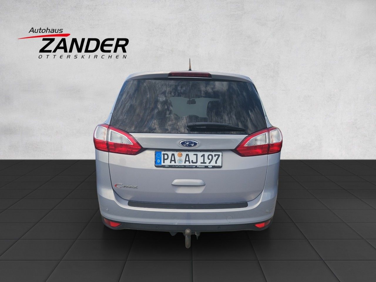 Fahrzeugabbildung Ford Grand C-MAX Trend - Zylinderkopf Schaden Klima