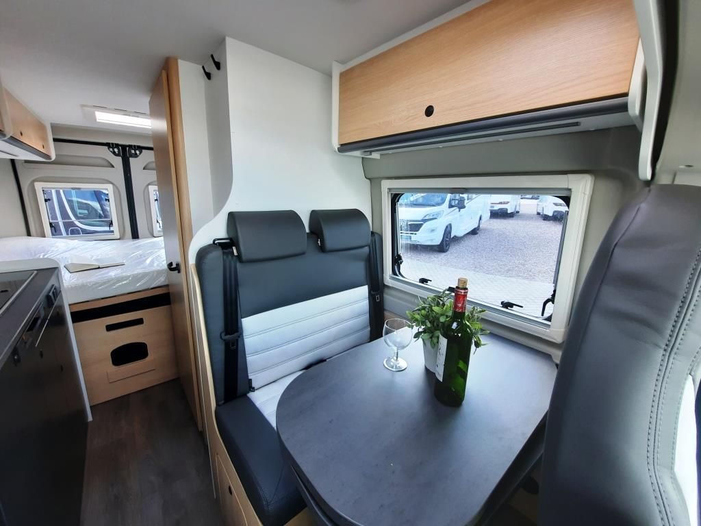 Fahrzeug Übersicht 8 Fahrzeugabbildung Sunlight Camper Van CLIFF 600 Adventure Edition Verfüg./S