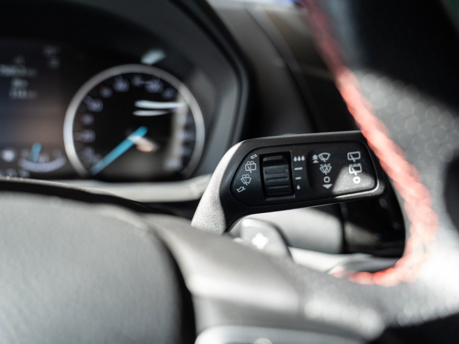 Fahrzeugabbildung Ford EcoSport ST-Line Automatik, Winter-Paket