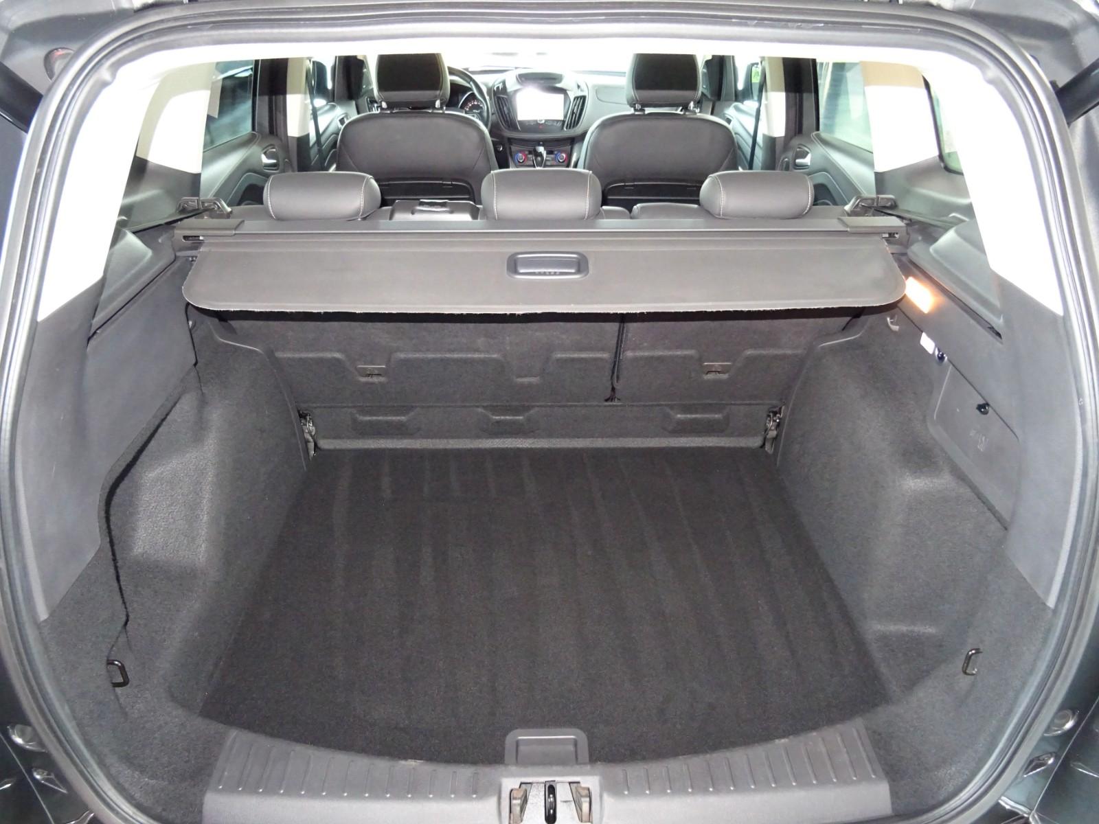 Ford Kuga TDCi 4x4 Vignale/ Navi/ BiXenon/ AHK/ 1Hand