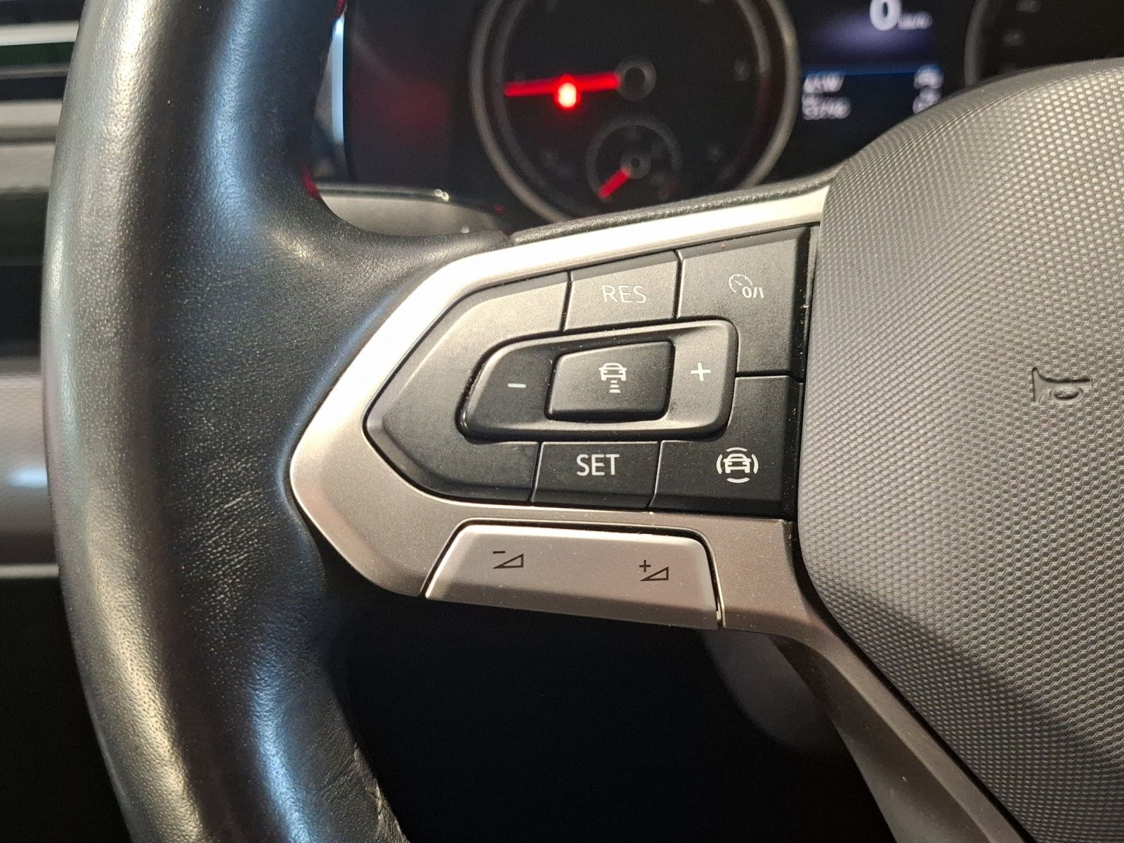 Fahrzeugabbildung Volkswagen T6 Multivan T6.1 TDI Generation-Six DSG LED AHK
