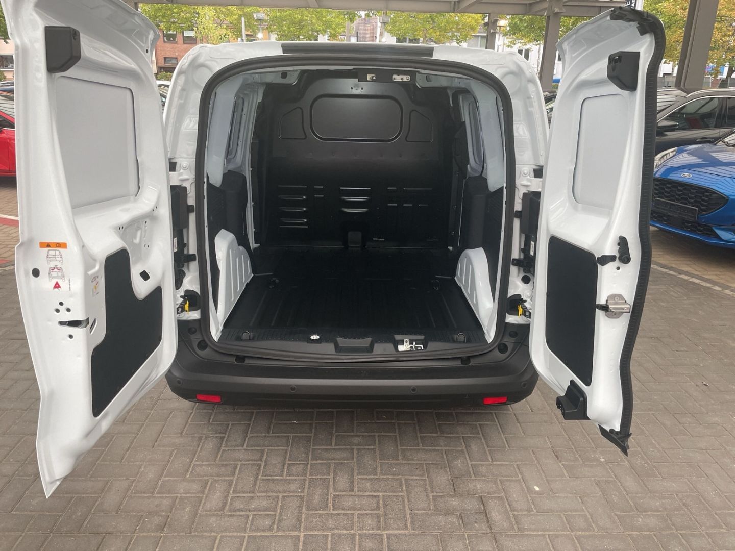 Fahrzeugabbildung Ford Transit Courier Trend 1.5EB 100PS *DAB Lenkradhz