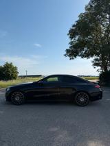 Mercedes-Benz E300 Coupé / AMG / Burmester / 20" / Night - Mercedes-Benz E 300: Von Privat