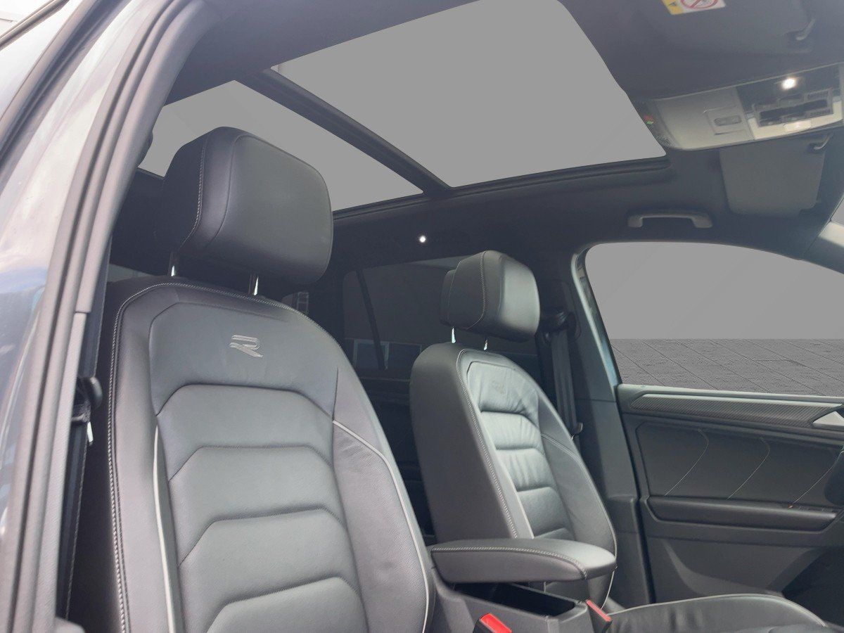 Volkswagen Tiguan R-Line 4M DSG AHK DCC Matrix Leder Pano foto 16
