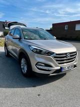 Hyundai Verkaufe einen Hyundai Tucson - Hyundai TUCSON in Bielefeld