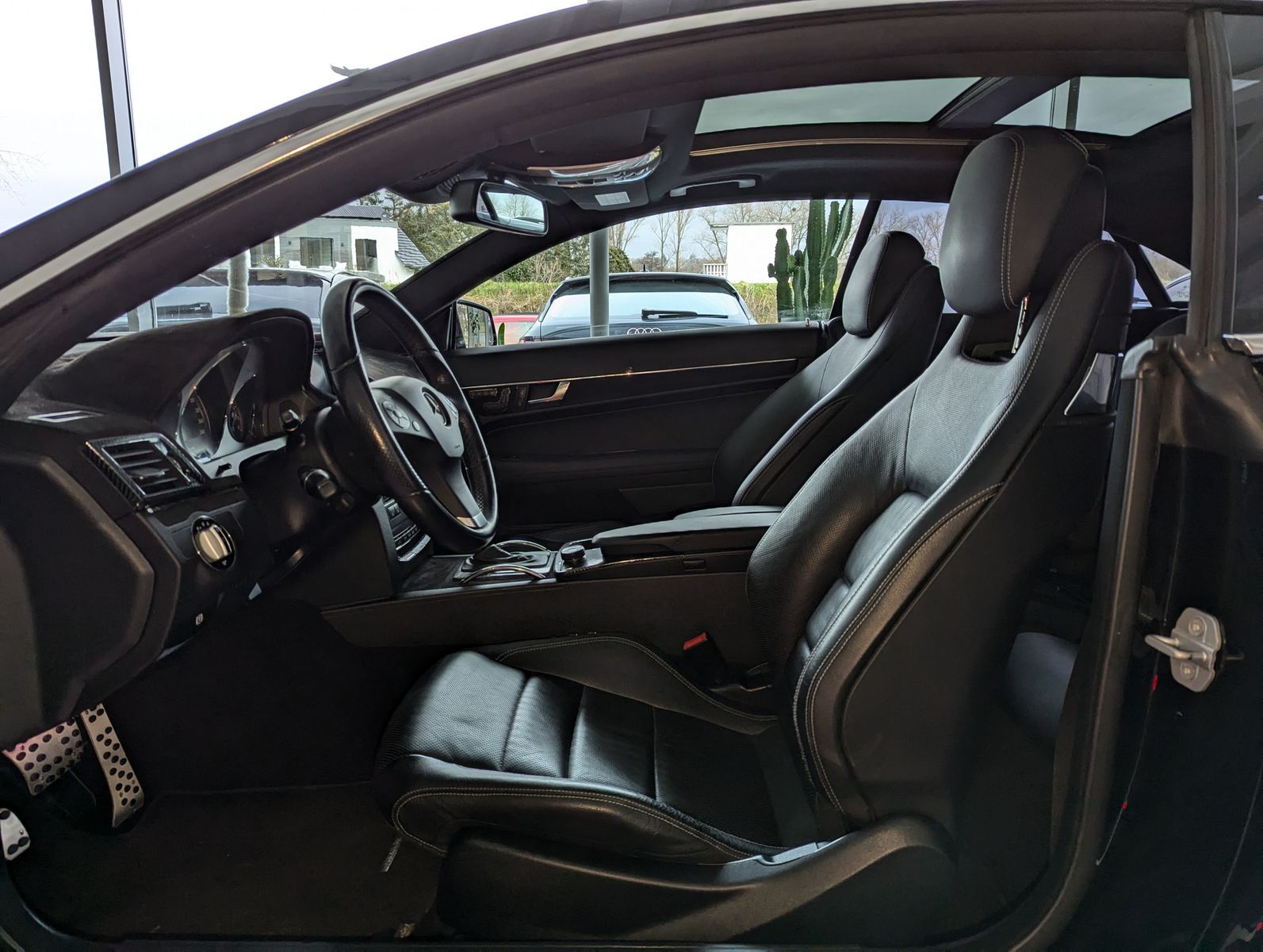 MERCEDES-BENZ E 350 CGI Ava. Memory Leder Navi Pano Sport-Fahr - Image 12