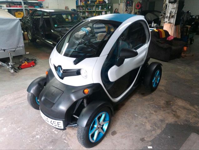 Renault Twizy 80 mit Scheiben und Tüv neu ...