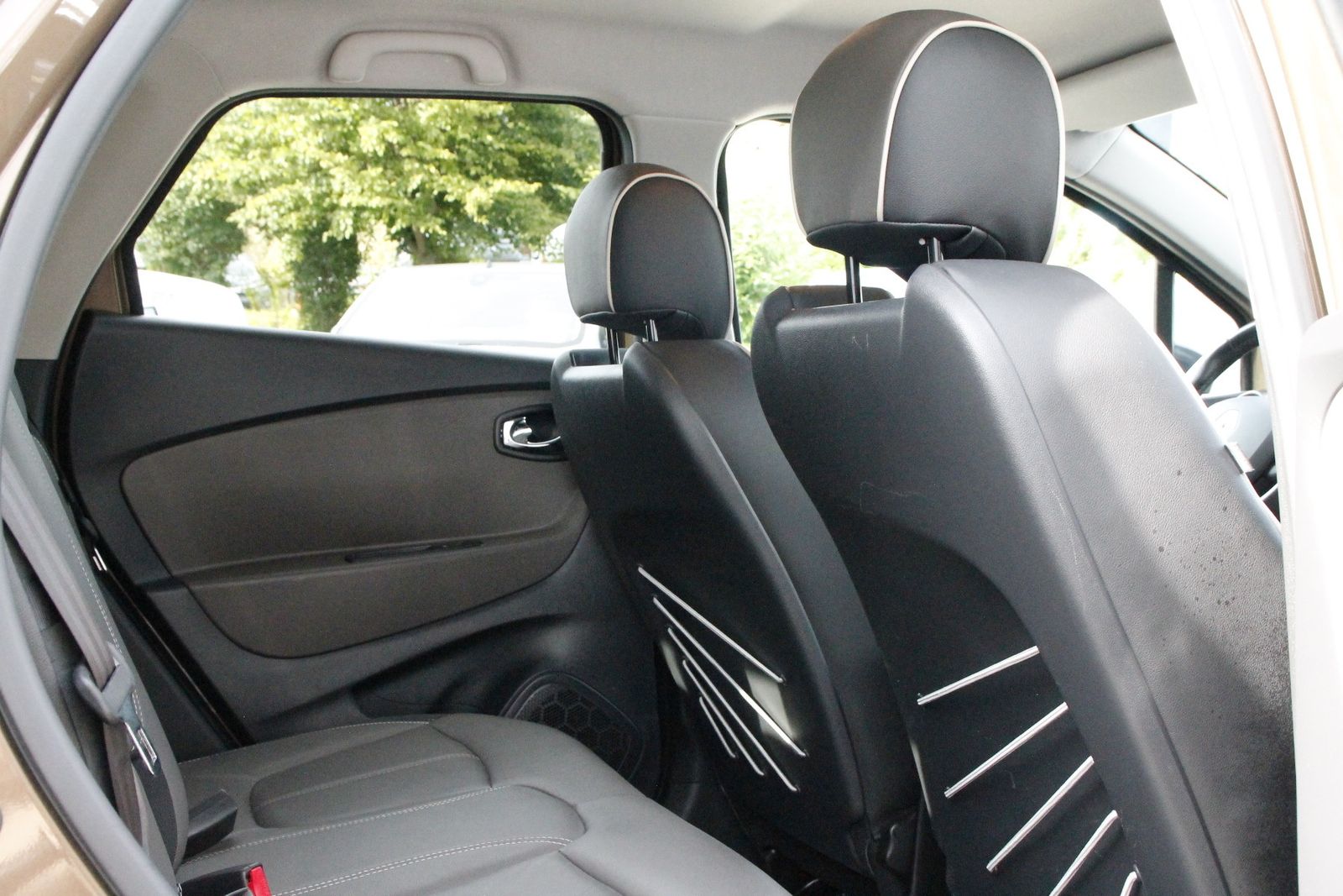 Fahrzeugabbildung Renault Captur Elysee