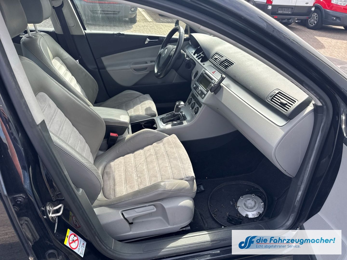 Fahrzeugabbildung Volkswagen Passat Variant Highline Navi Leder *EXPORT