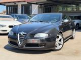 Alfa Romeo GT 1.9 JTDM 16V Distinctive Perfetto - Alfa Romeo GT mit Diesel-Antrieb
