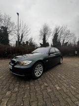 BMW 318i - Xenon Navi Schiebedach Leder - BMW 318 aus 2006: 318i