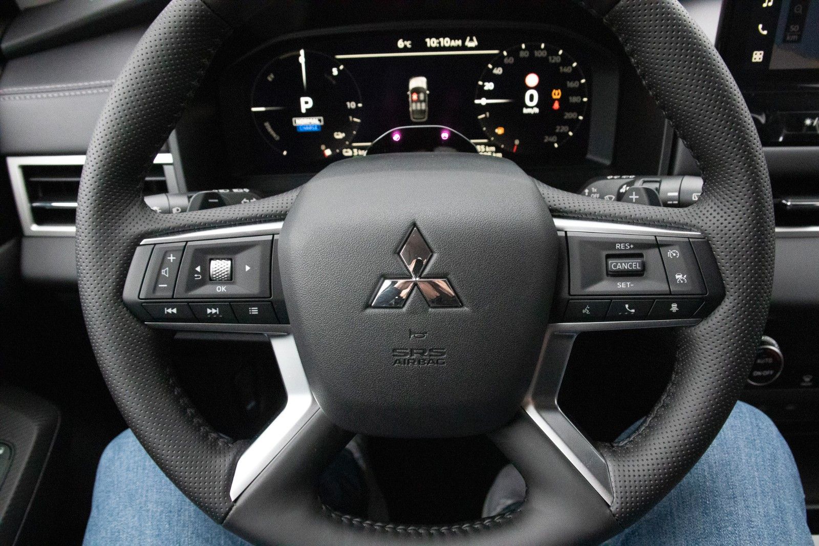 Fahrzeugabbildung Mitsubishi Outlander MY25 2.4 PHEV 4WD Intro Edition