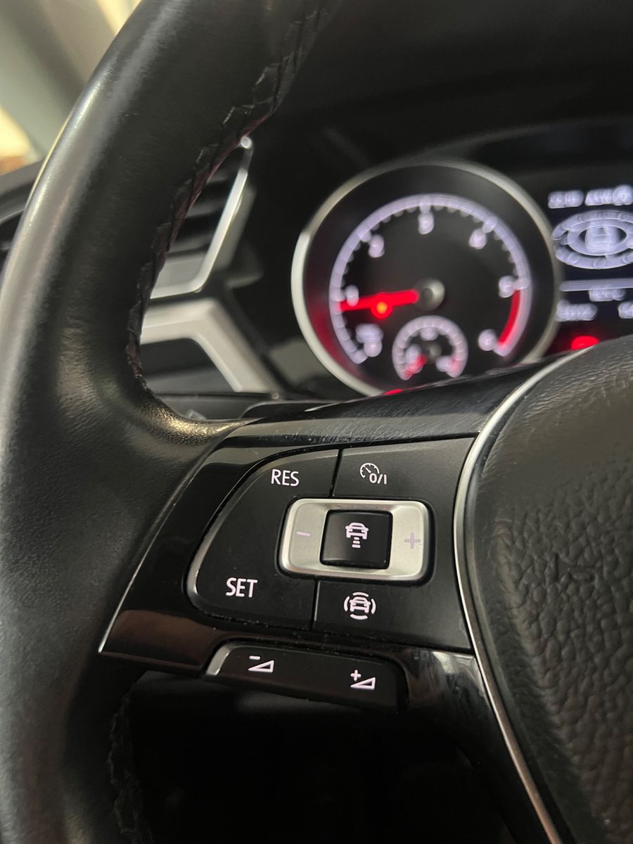 Fahrzeugabbildung Volkswagen Touran Comfortline 2.0TDI DSG ACC*NAVI*ALCANTARA