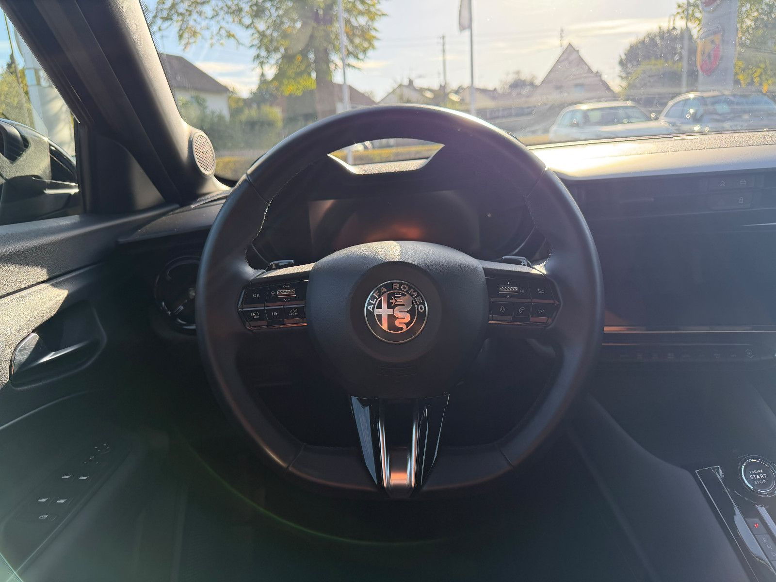 Fahrzeugabbildung Alfa Romeo Junior Ibrida 1.2 VGT 48V-Hybrid 100 kW Speciale