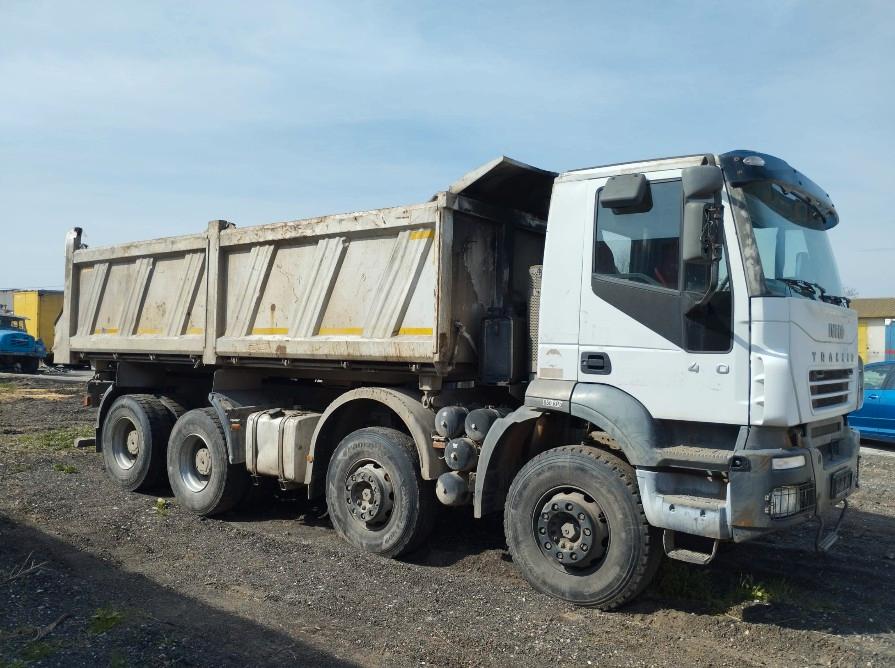 Iveco trakker 8x4 rv:2006