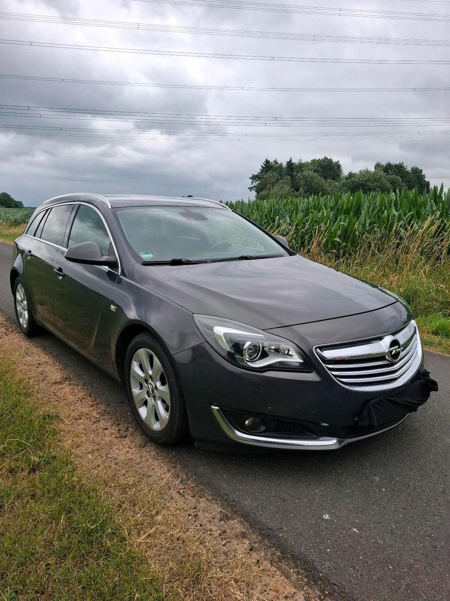 Opel Insignia 2014 — rear view
