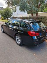 BMW 318d Touring von 2018, scheckheftgepflegt - BMW 318 in Köln