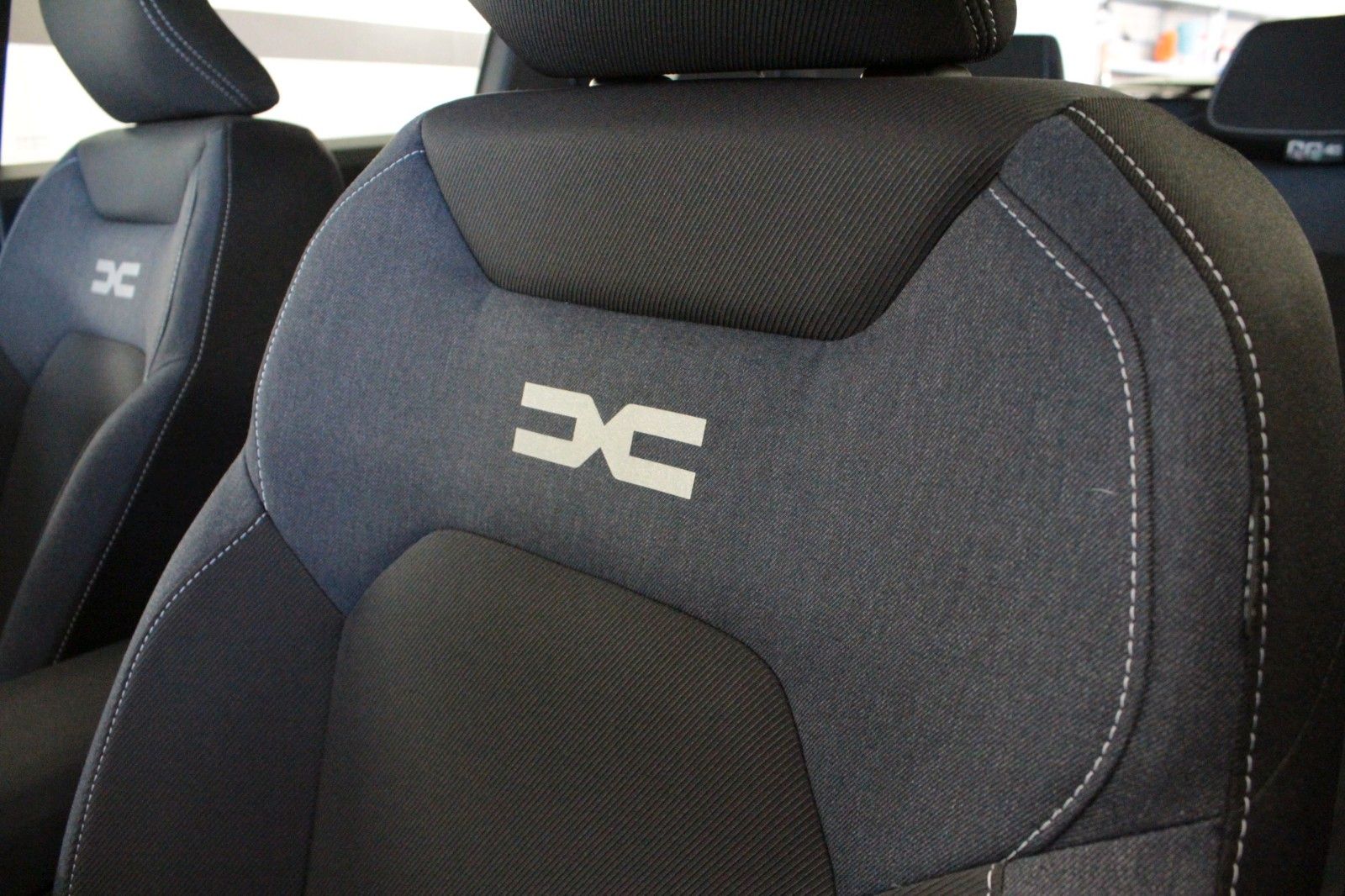 Fahrzeugabbildung Dacia Bigster hybrid 155 Expression #Winterpaket Plus