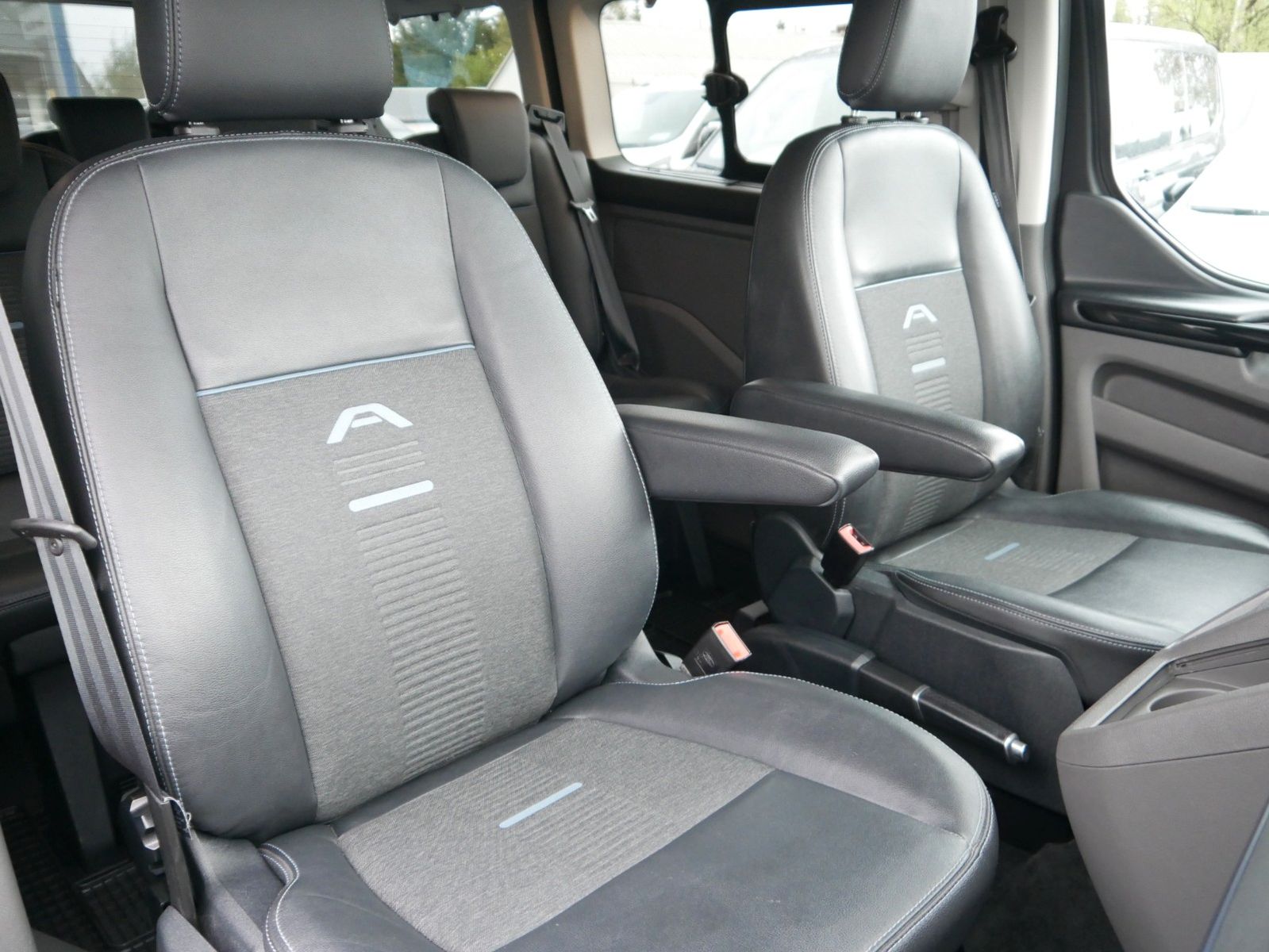 Ford Tourneo Custom Active Xenon BLIS ACC AHZV foto 20