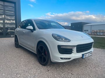 Porsche Cayenne - 9