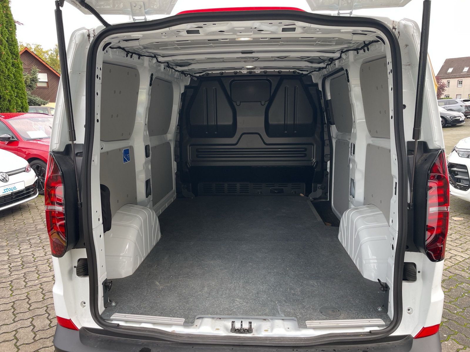 Transporter Kasten IQ.LIGHT NAVI Rückfahrkamera