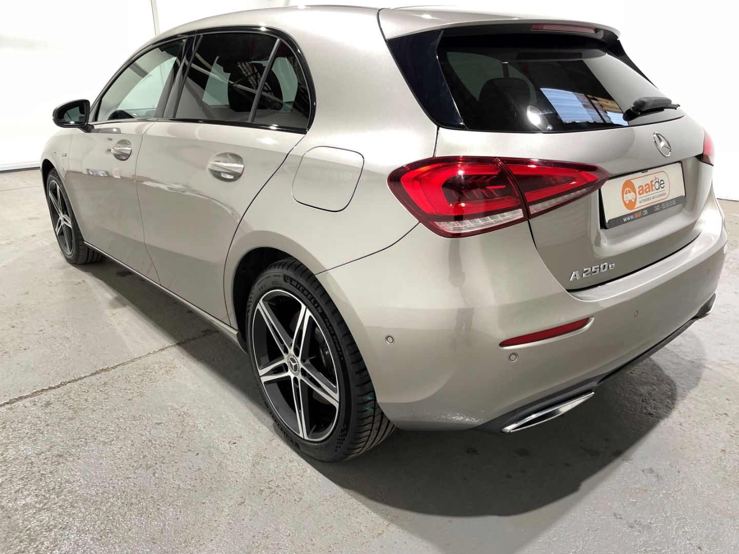 Mercedes-Benz A 250 e Automatik EU6d Navi LED ACC Pano Widescr imagem 2