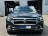 Volkswagen Touareg Elegance 4Motion Garantie *1.Hand *AHK. - VW Touareg Gebrauchtwagen in Leipzig