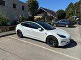Tesla Model 3 mit 20 Zoll Felgen USS GARANTIE DEZ 2026